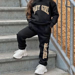 Fashionnova baby girl jogger set - size 2